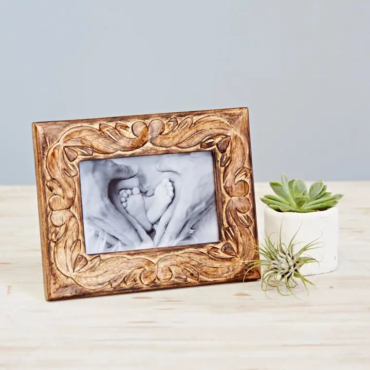 Foliage Carved Mango Wood 4”x6” Photo Frame