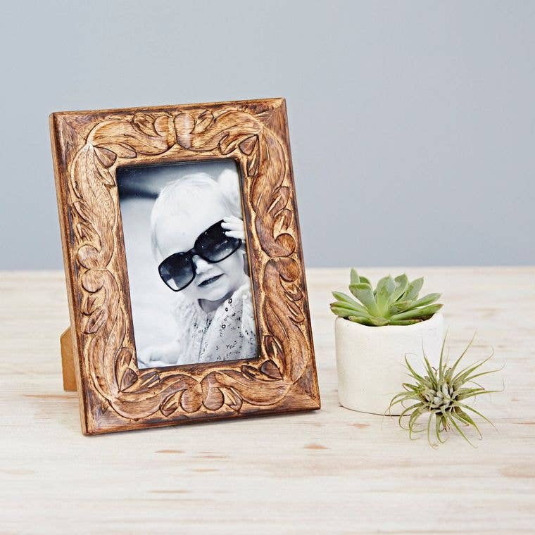 Foliage Carved Mango Wood 4”x6” Photo Frame