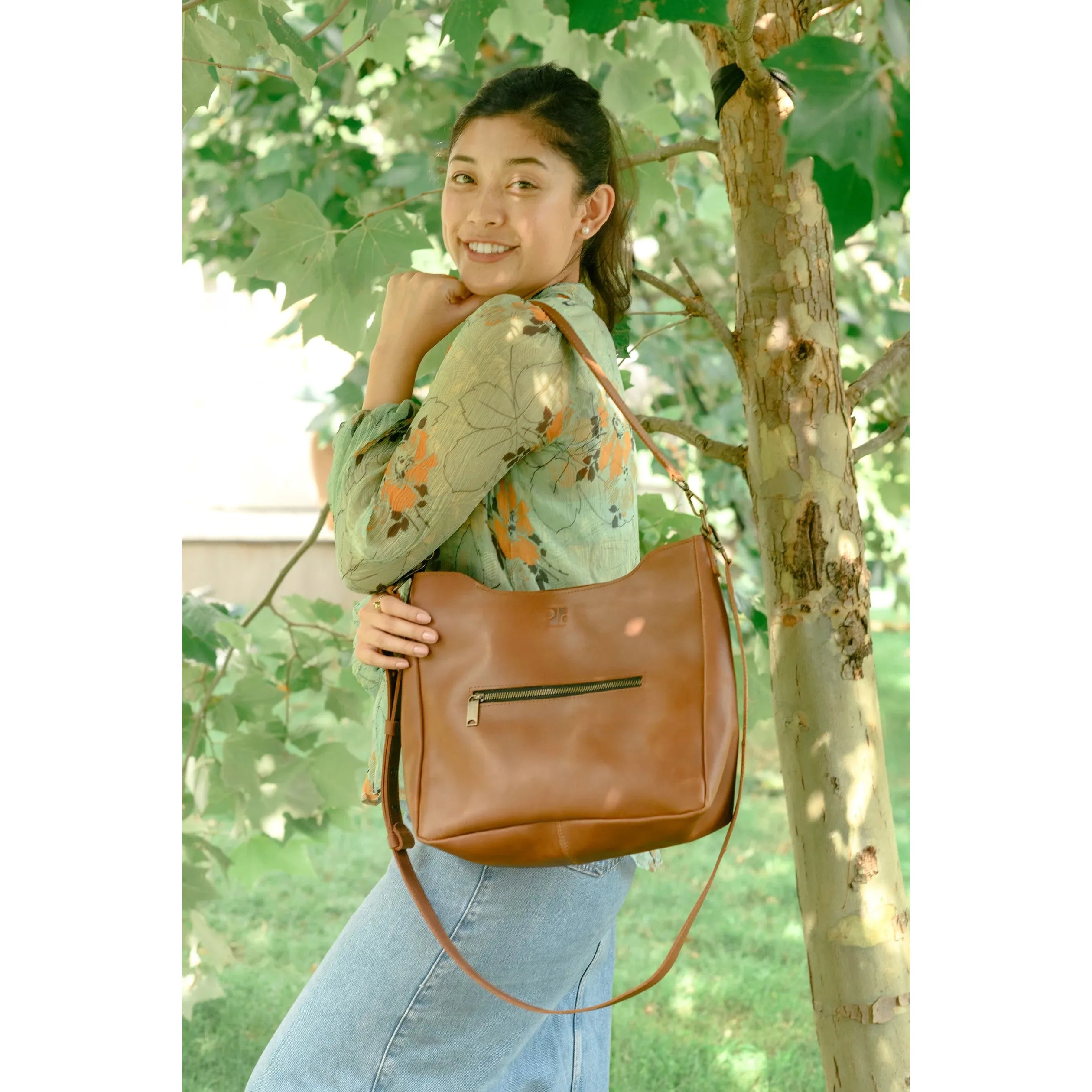 Midsized Crossbody- Cognac