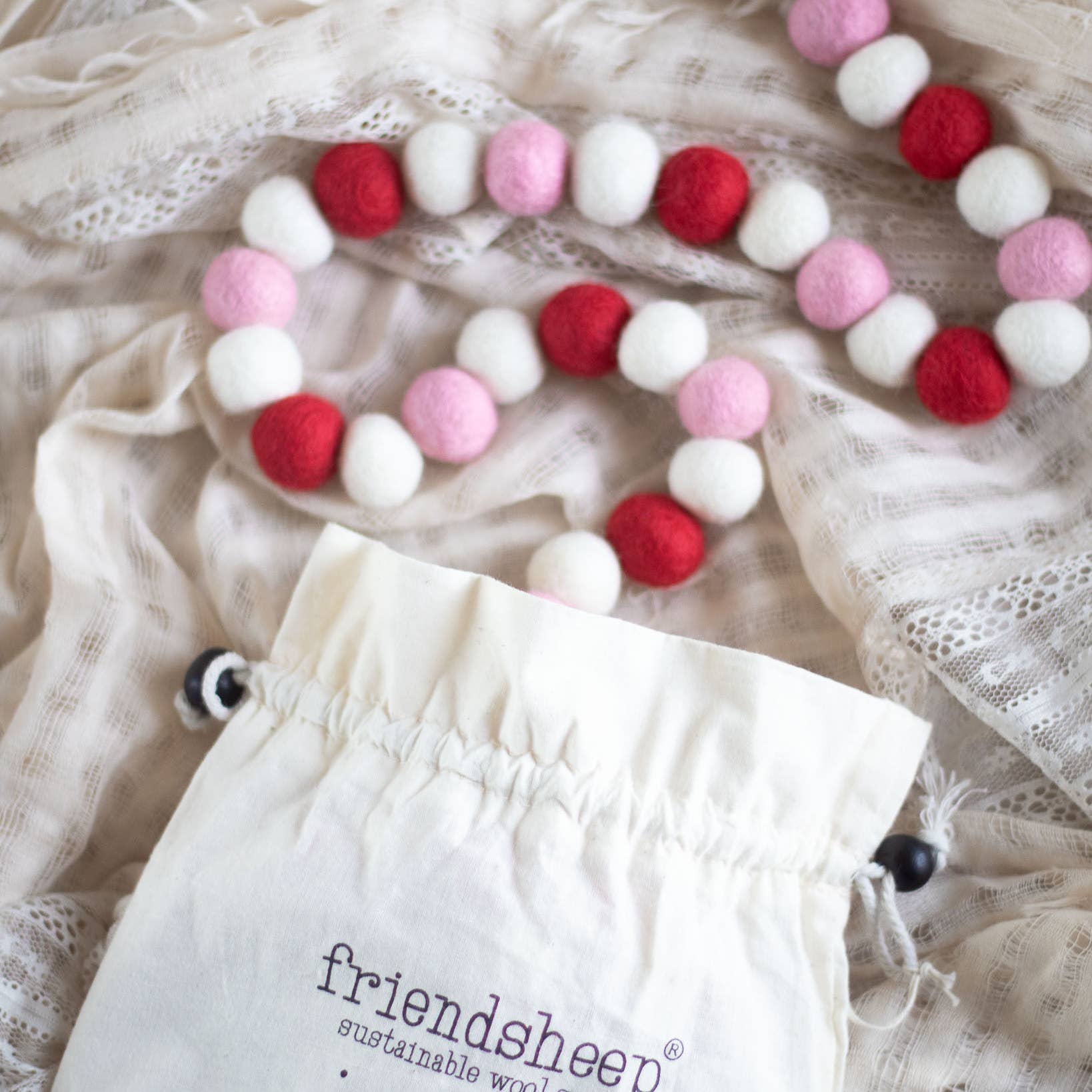 Red Valentine Eco Garlands/Ornaments: S - 24 beads/8ft (1" beads)