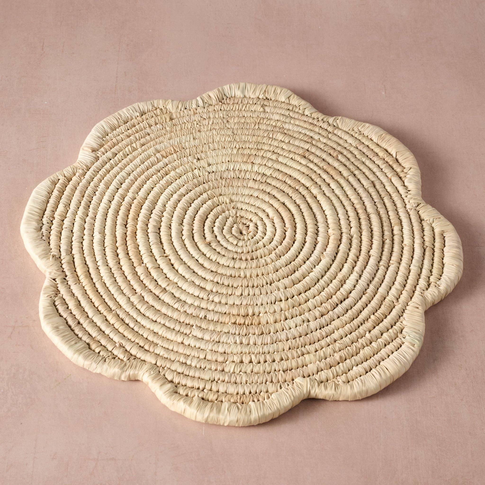 Seba Scalloped Palm Leaf Charger (*Local Pickup/Local Delivery Only)