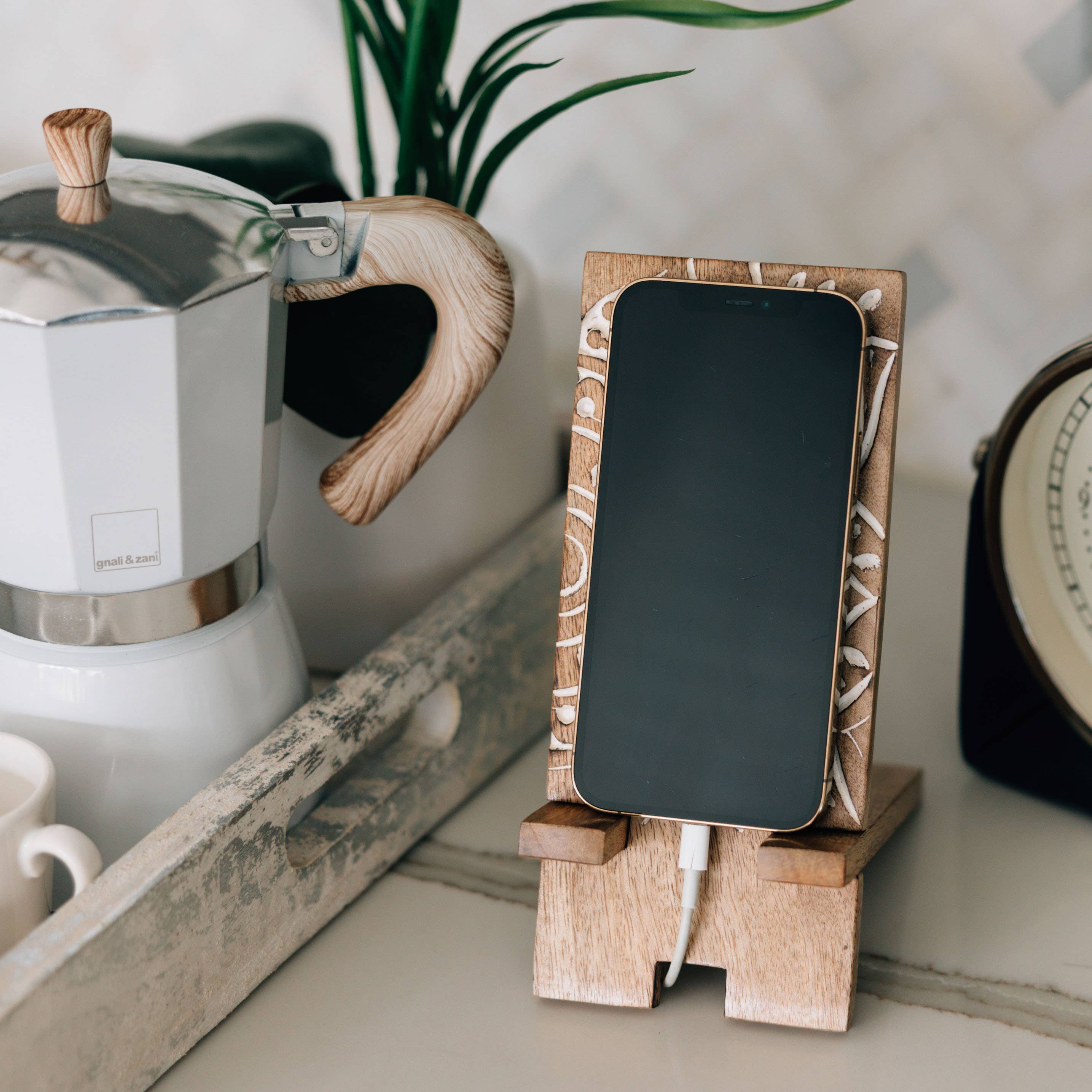 Vasai Mango Wood Phone Stand - Mandala