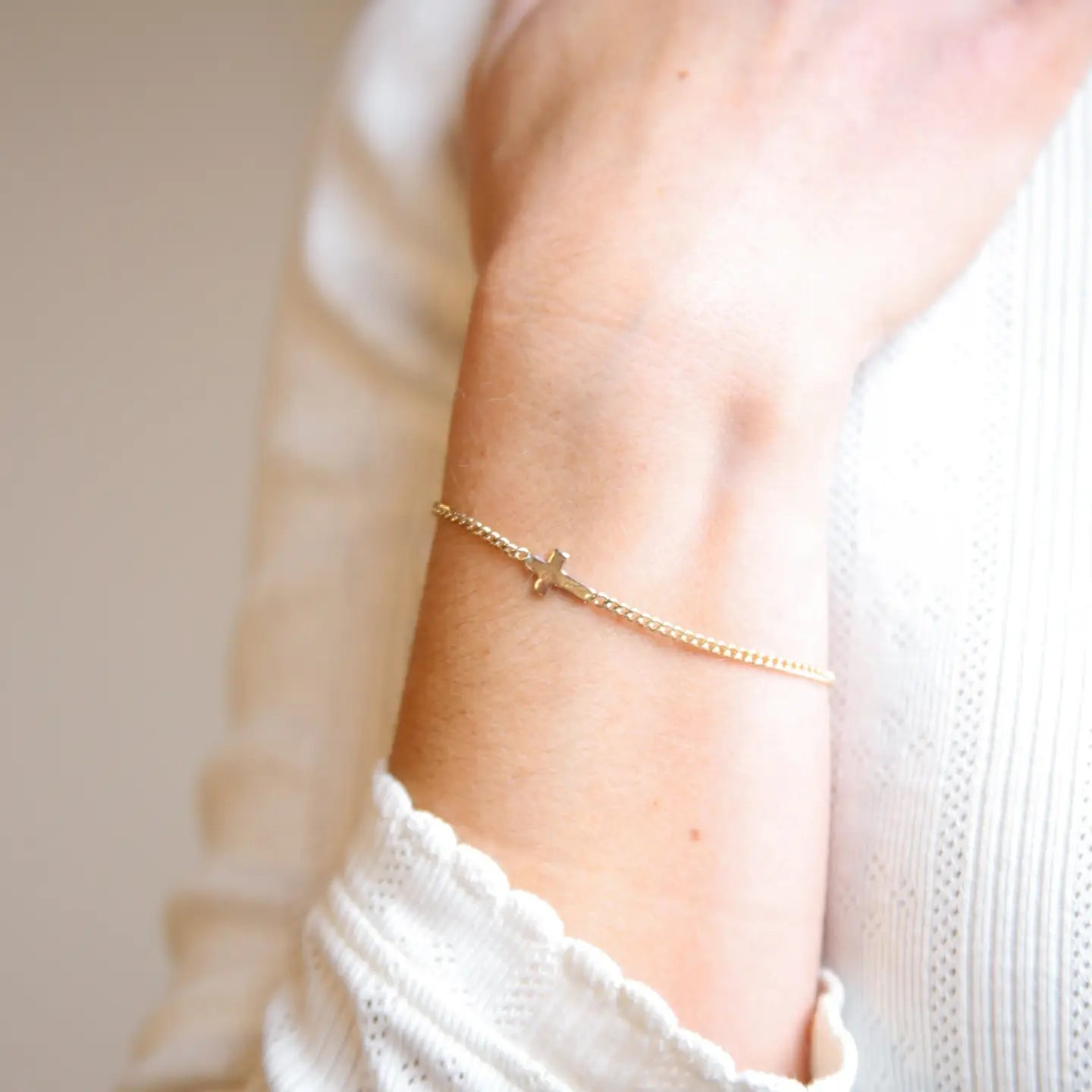 Cross Curb Chain Bracelet