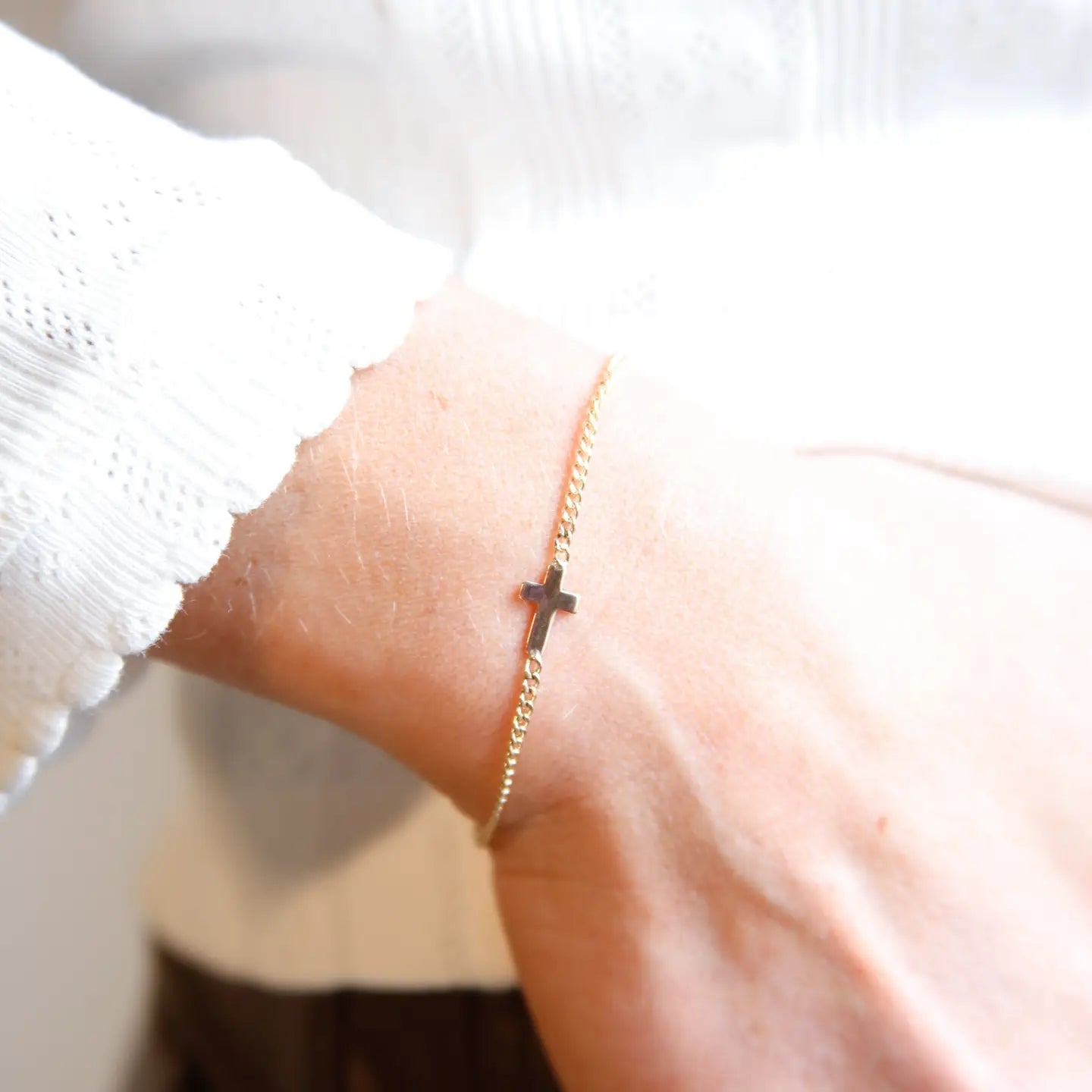 Cross Curb Chain Bracelet