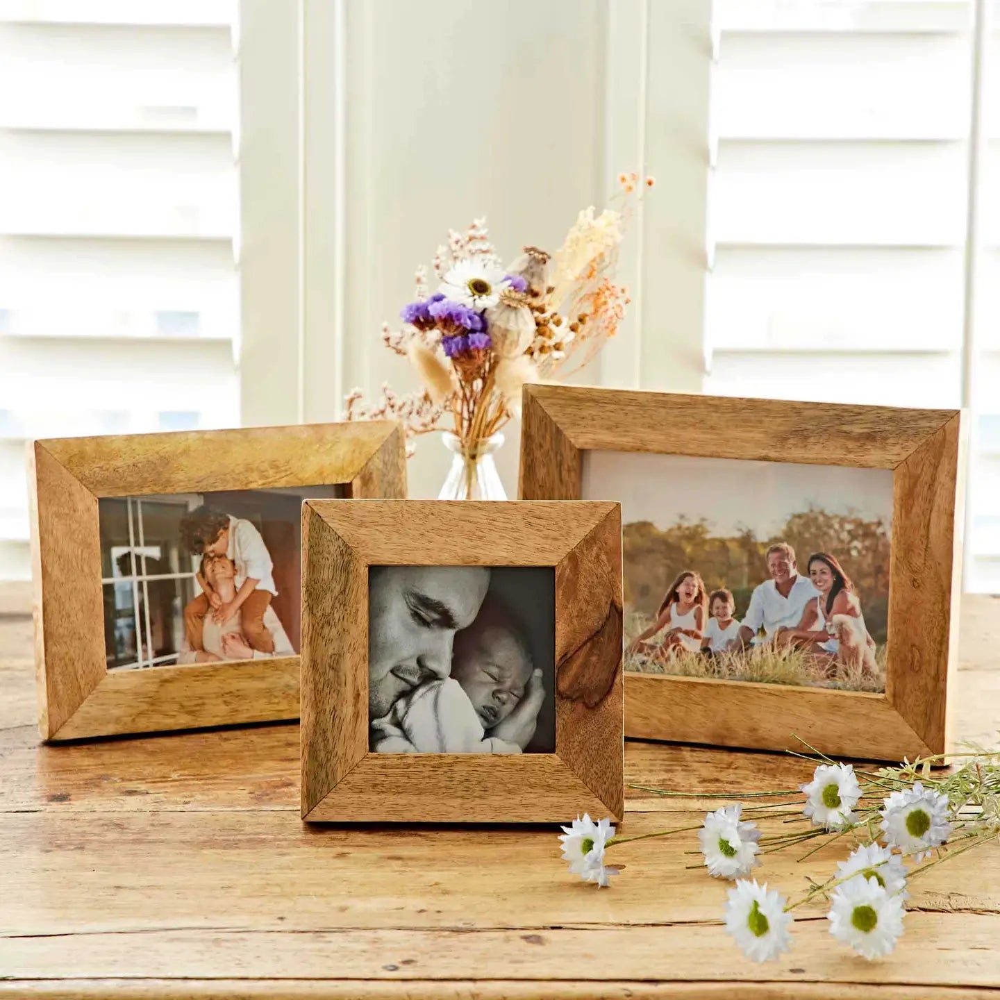 Lakadee Wooden Photo Frame