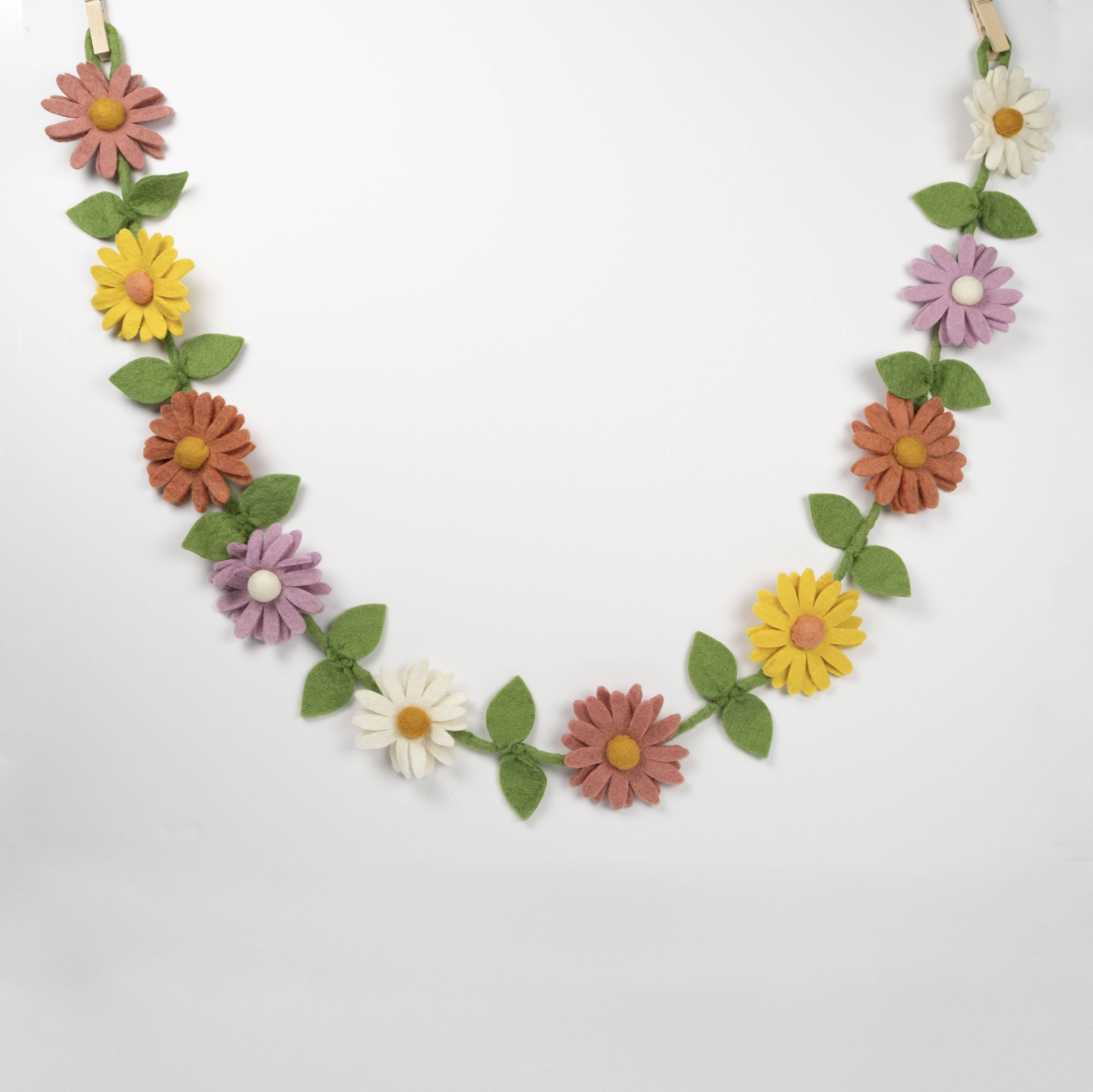 Pastel Daisy Garland