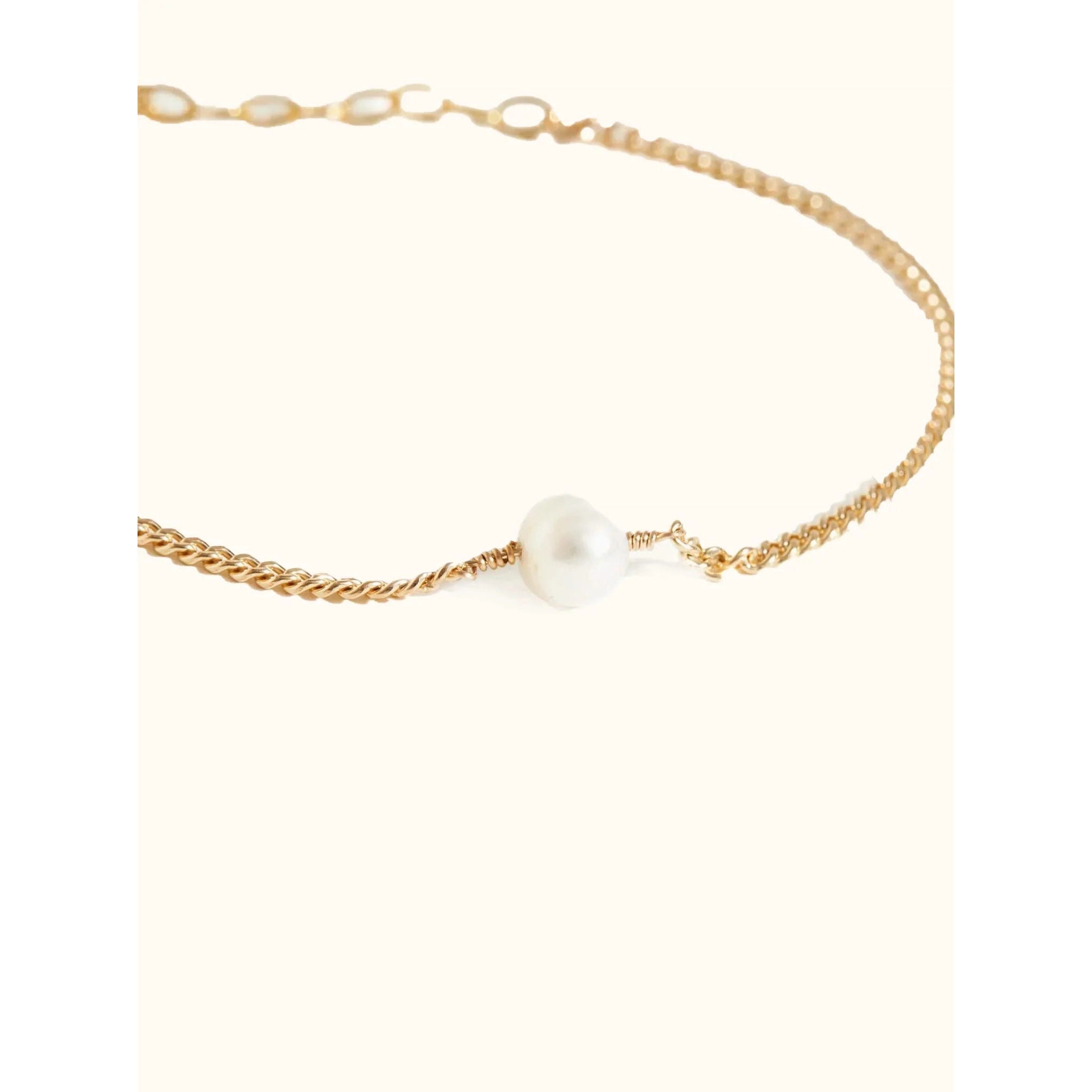 Pearl Curb Chain Bracelet