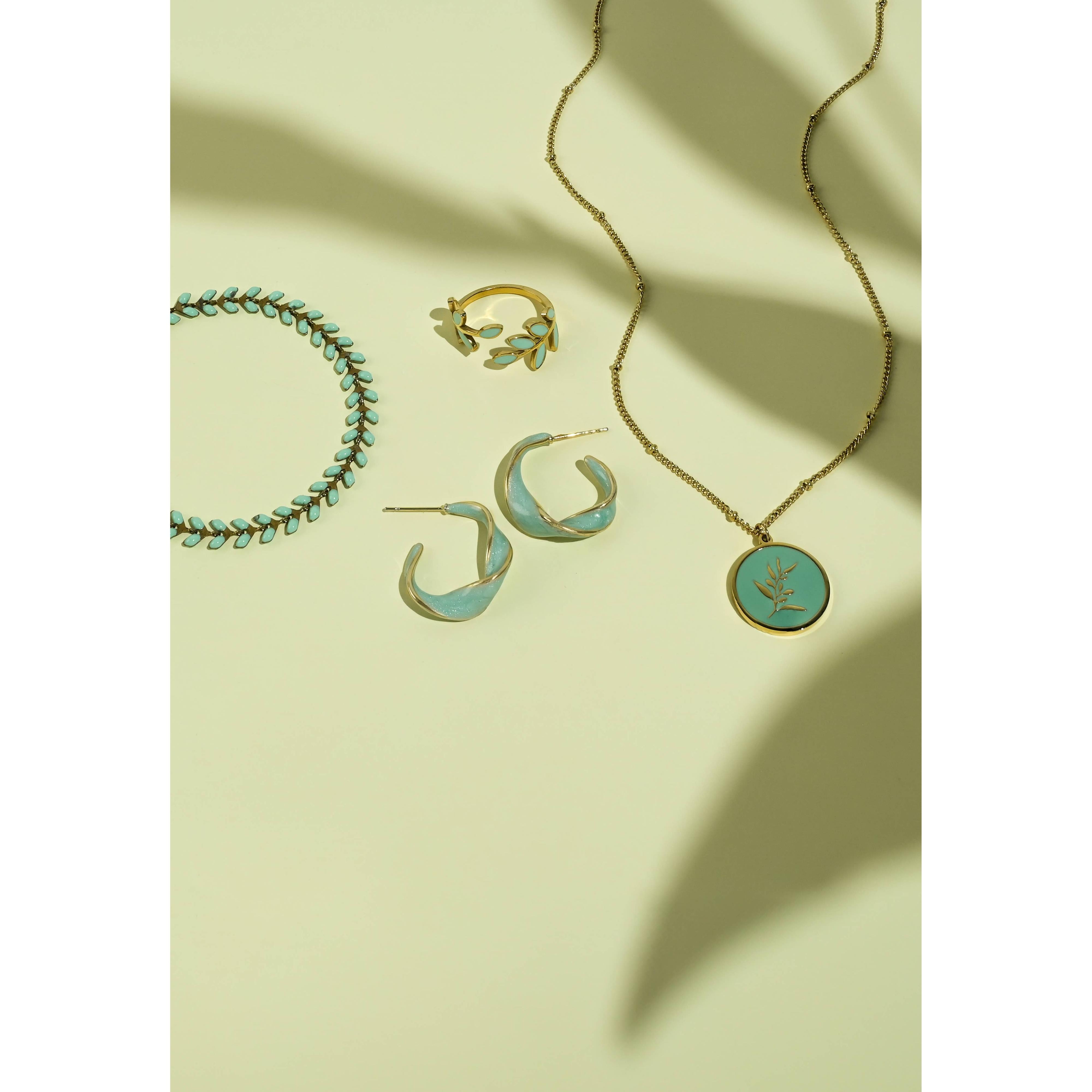 Resilience Leaf Necklace in Mint