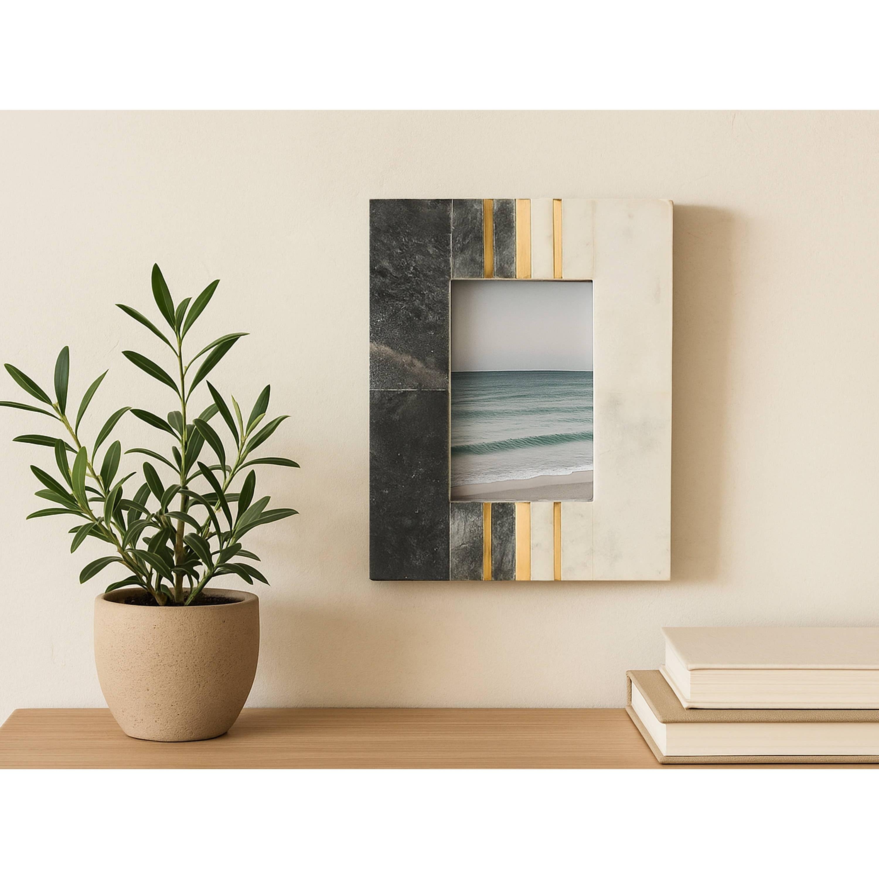 Sammita 4x6 Black & White Picture Frame