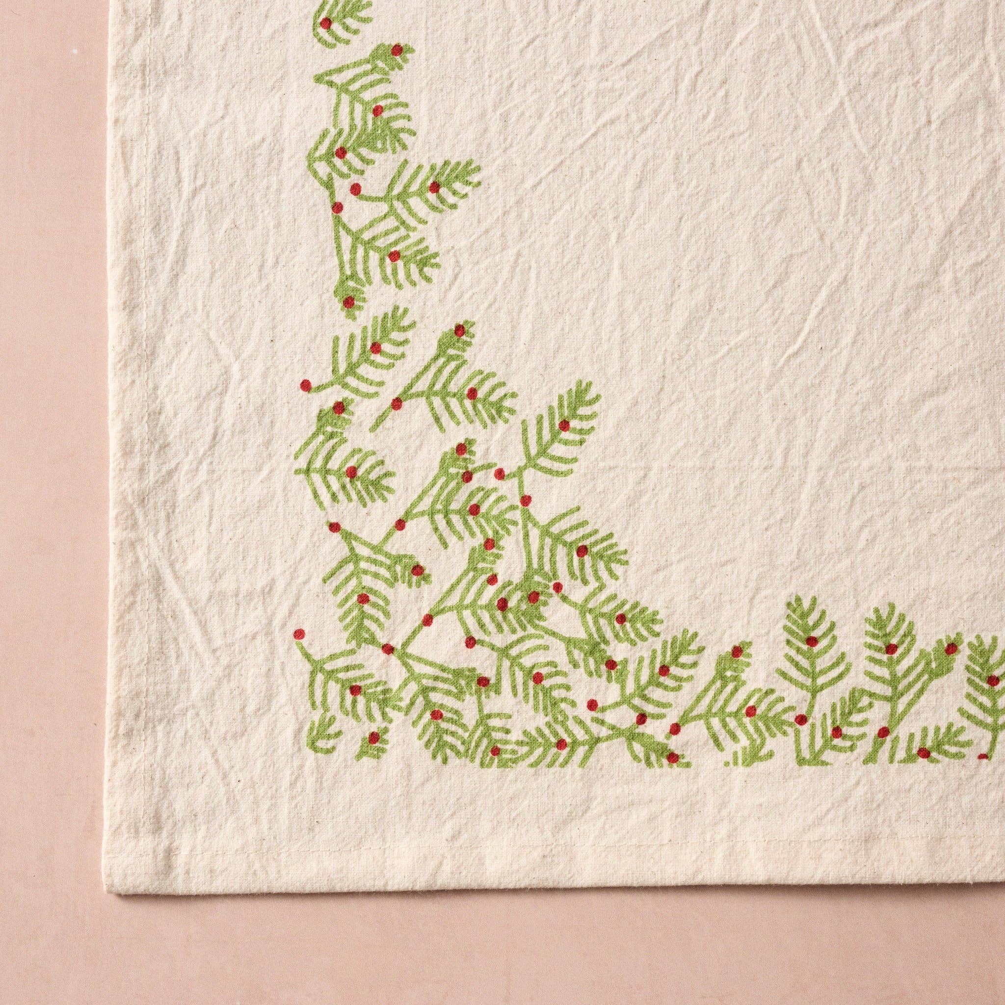 Sardee Holly Cotton Table Runner