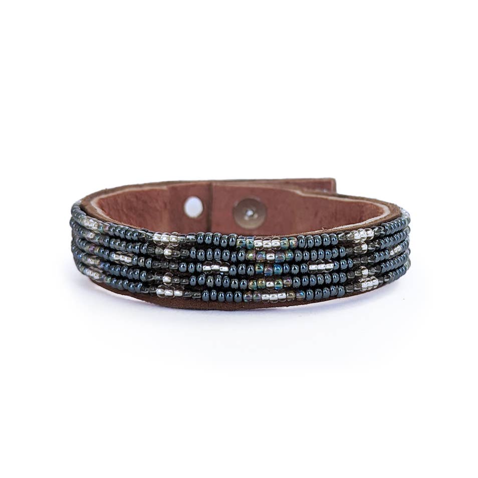 Small Chain in Silver and Slate Beaded Leather Cuff