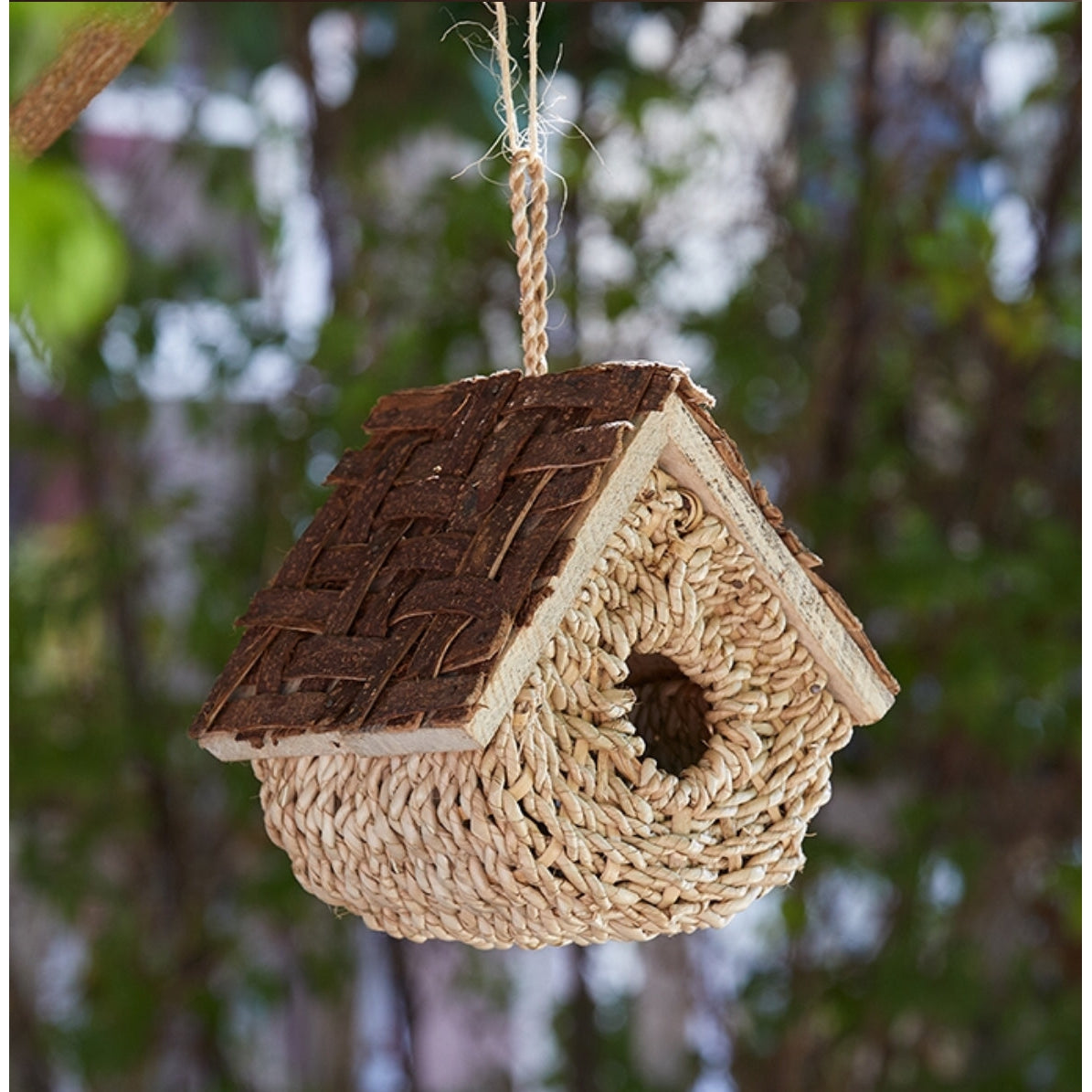Basket Bird House (*Local Pick-up / Local Delivery Only )